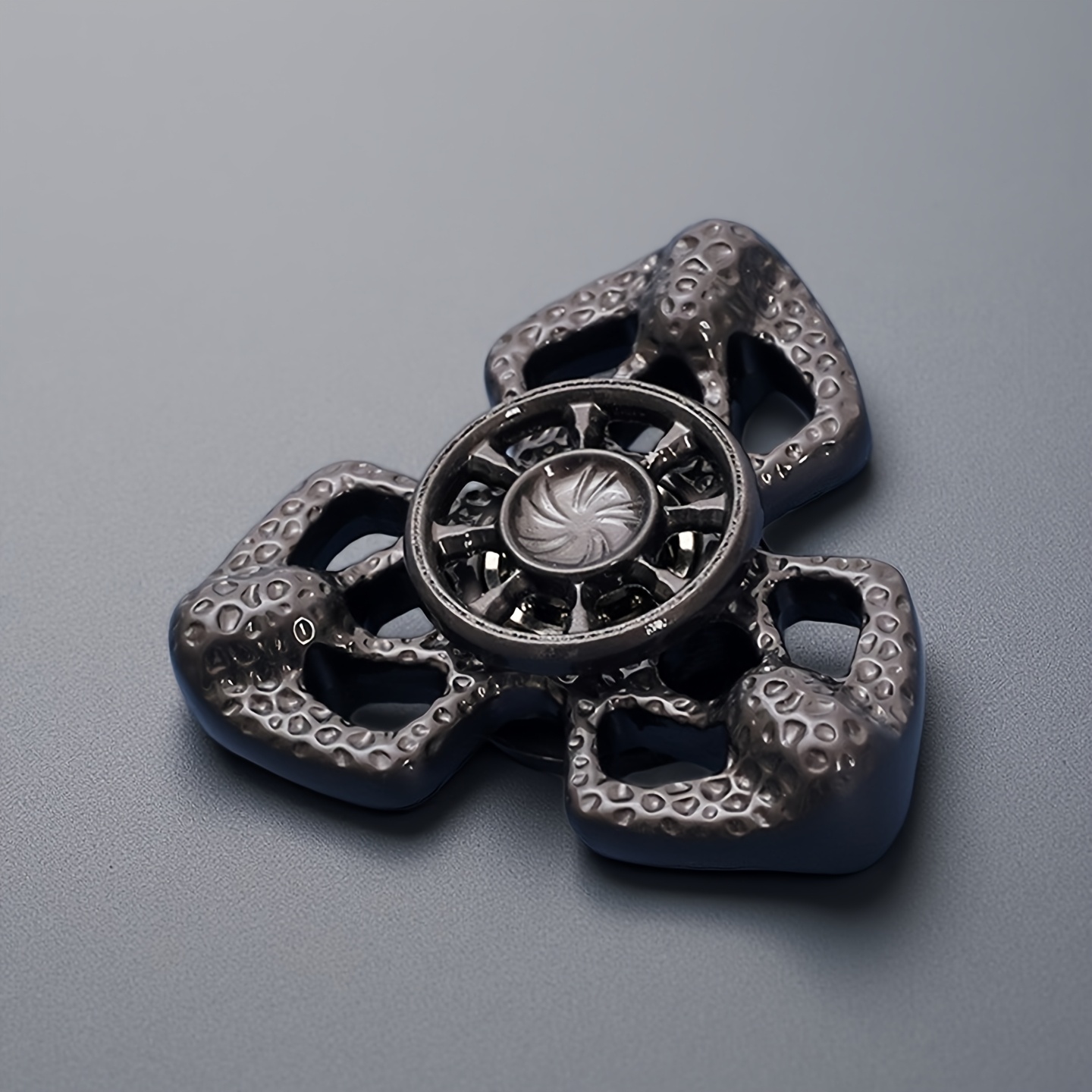 Edc Carry Piece - Metal Rotating Desktop Object Alloy Handheld
