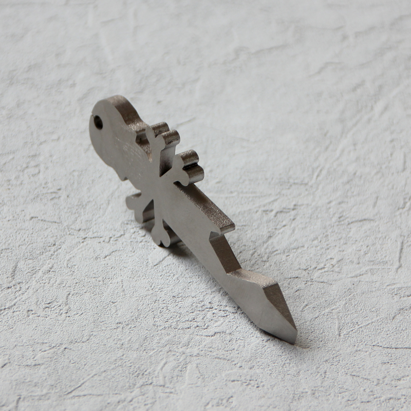 Mini Titanium Prybar Keychain  - مراجعة Titanium Pry Bar وسعره