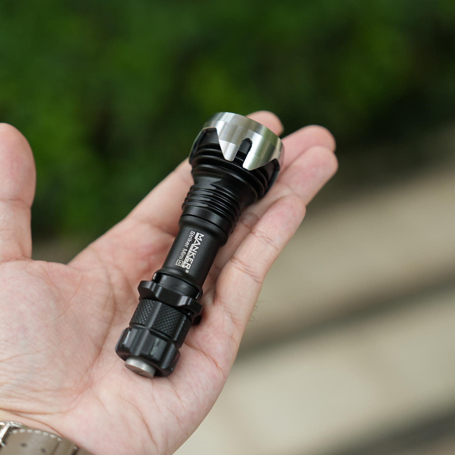 Mankerlight Striker Mini 635 L - مراجعة Edc Everyday Carry Gear وسعره